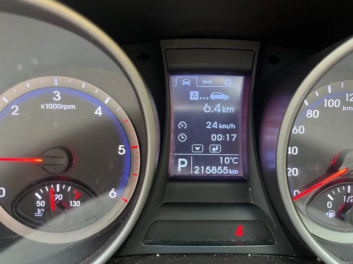 Hyundai Santa Fe 2013 Auto 4x4 7 seater - Image 3