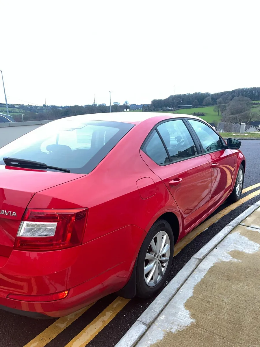 2013 Skoda Octavia 1.2 TSI SE PLUS 5DR - Image 2