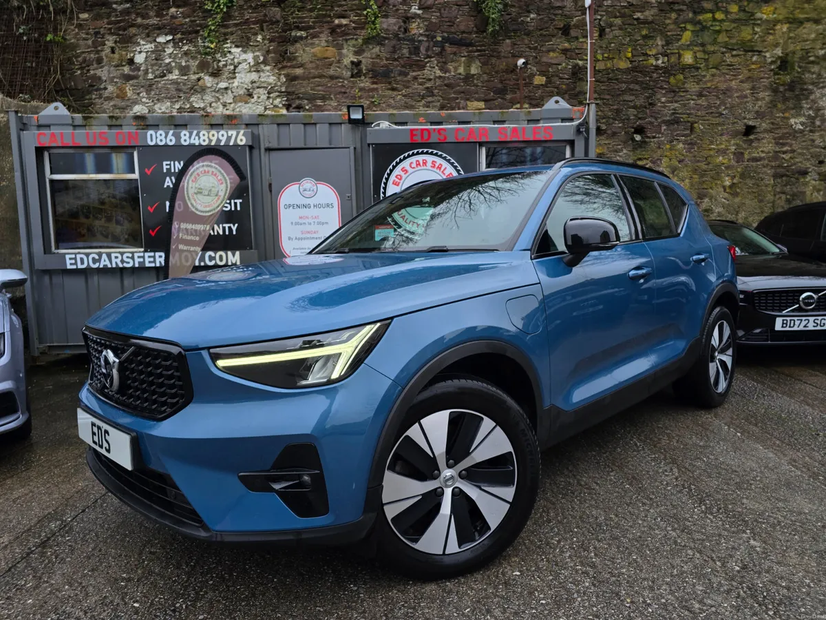 Volvo XC40 1.5 T4 Recharge Plug In Hybrid 2022 - Image 4