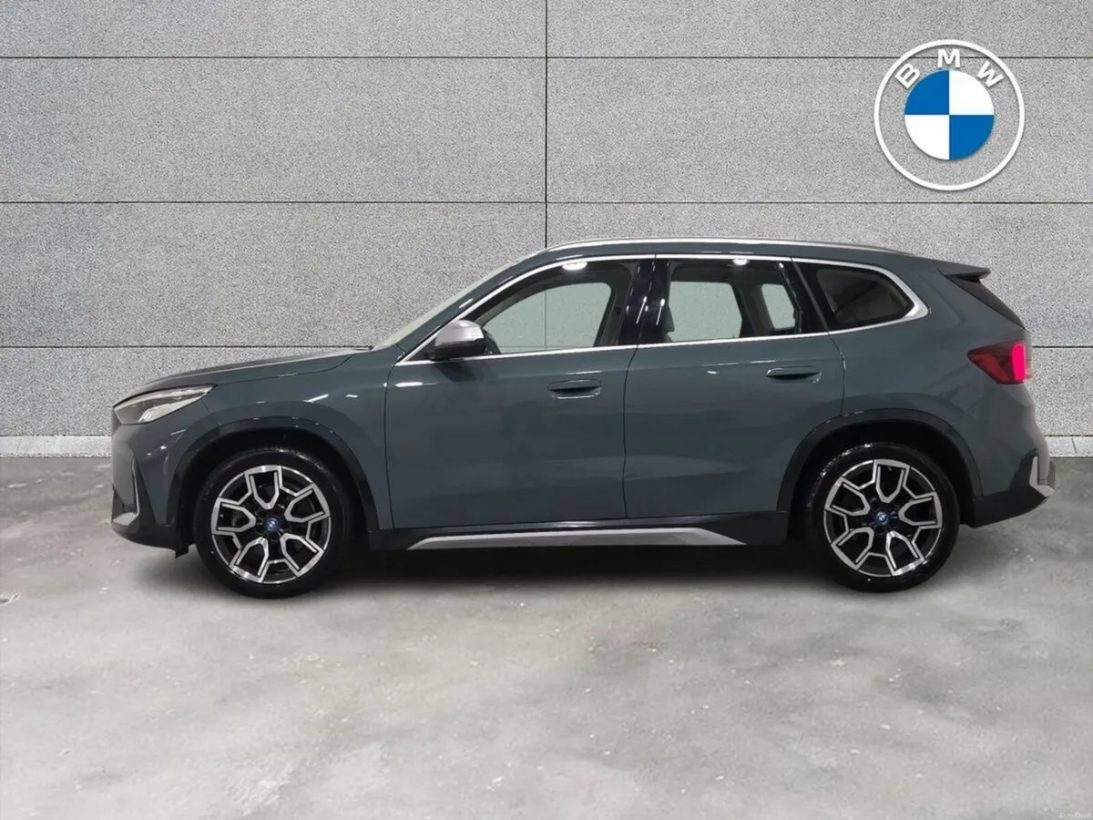 BMW iX1 xDrive30 xLine - Image 3