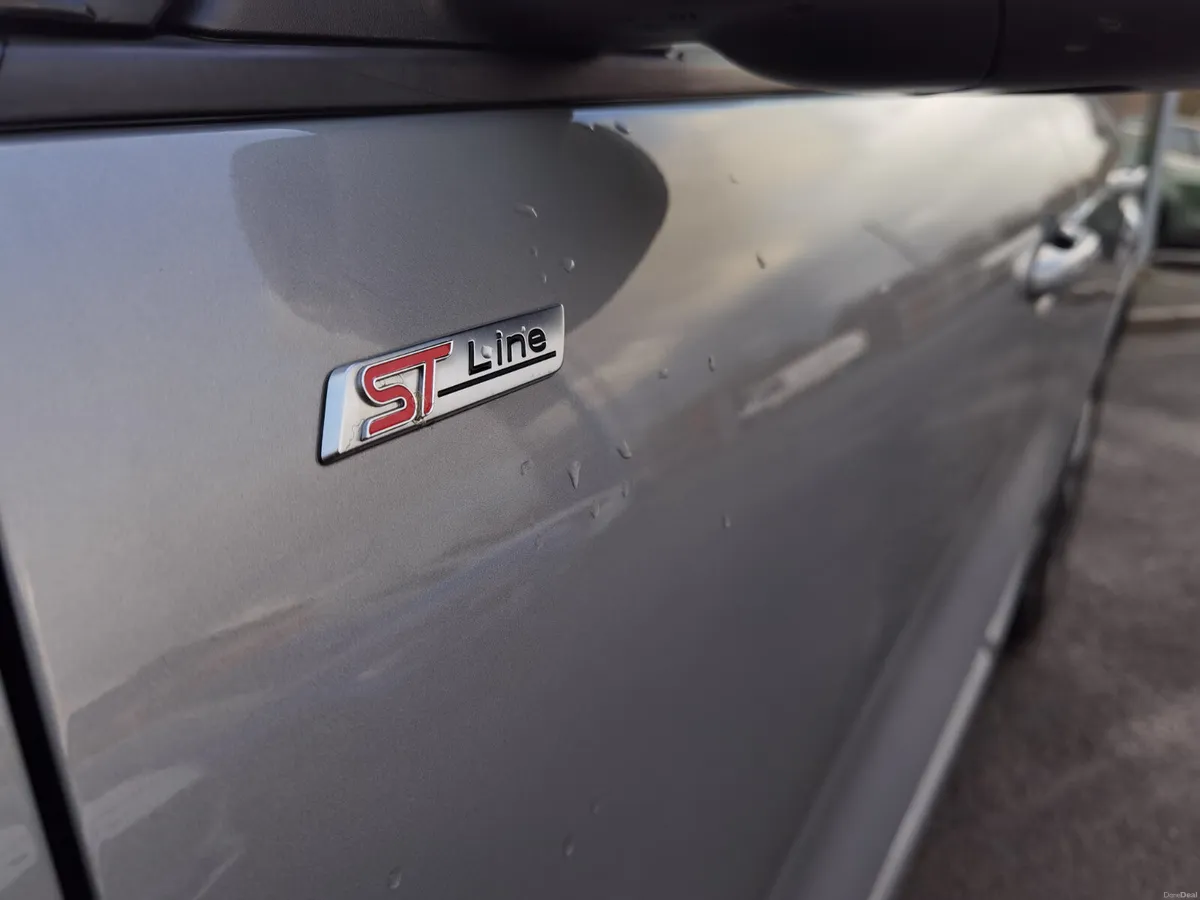 FORD KUGA 2.5 ST-LINE AUTOMATIC PHEV - Image 2