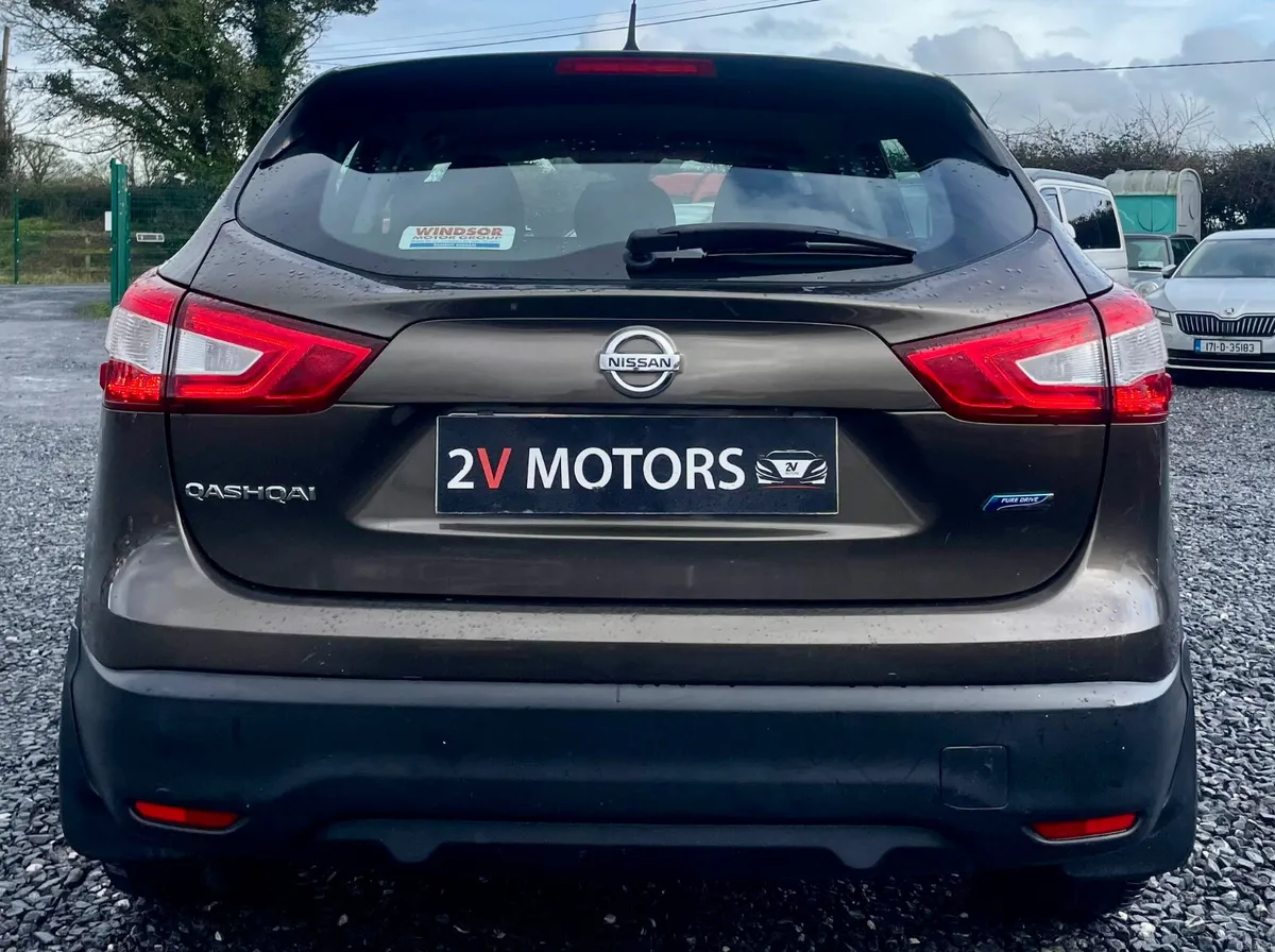 🔵 Nissan Qashqai 1.5 DSL SV 4DR LOW KM - Image 6