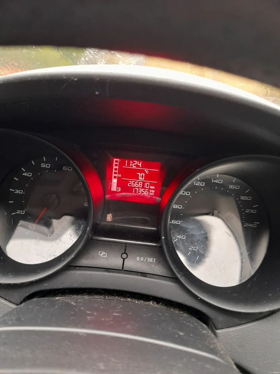 SEAT Ibiza 2010 - Image 2