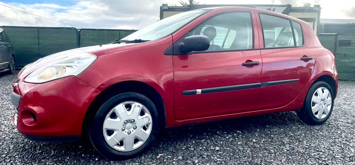 🔵 RENAULT CLIO 1.2 PETROL 75bhp LOW KM - Image 3