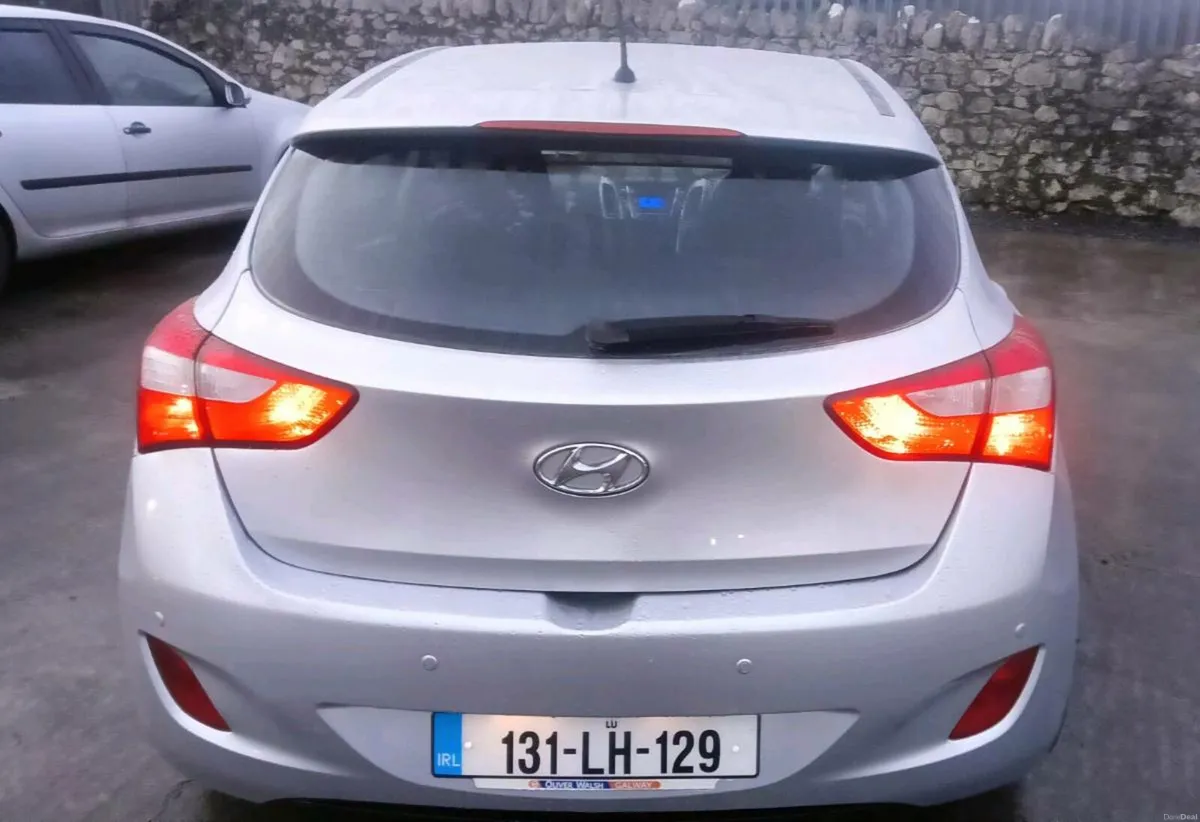 Hyiundai I30 Deluxe model - Image 3