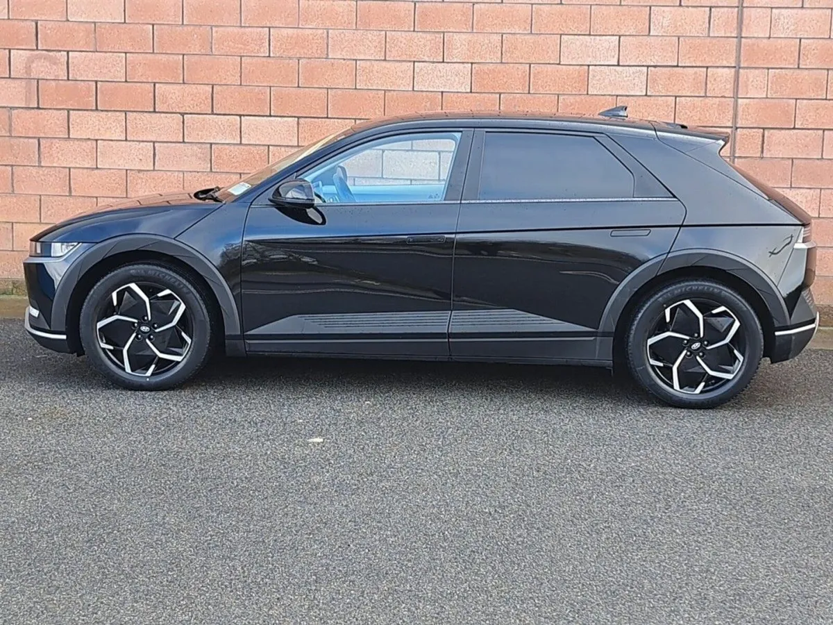 Hyundai IONIQ 5 Executive Plus with a 73 k/wh Batt - Image 3