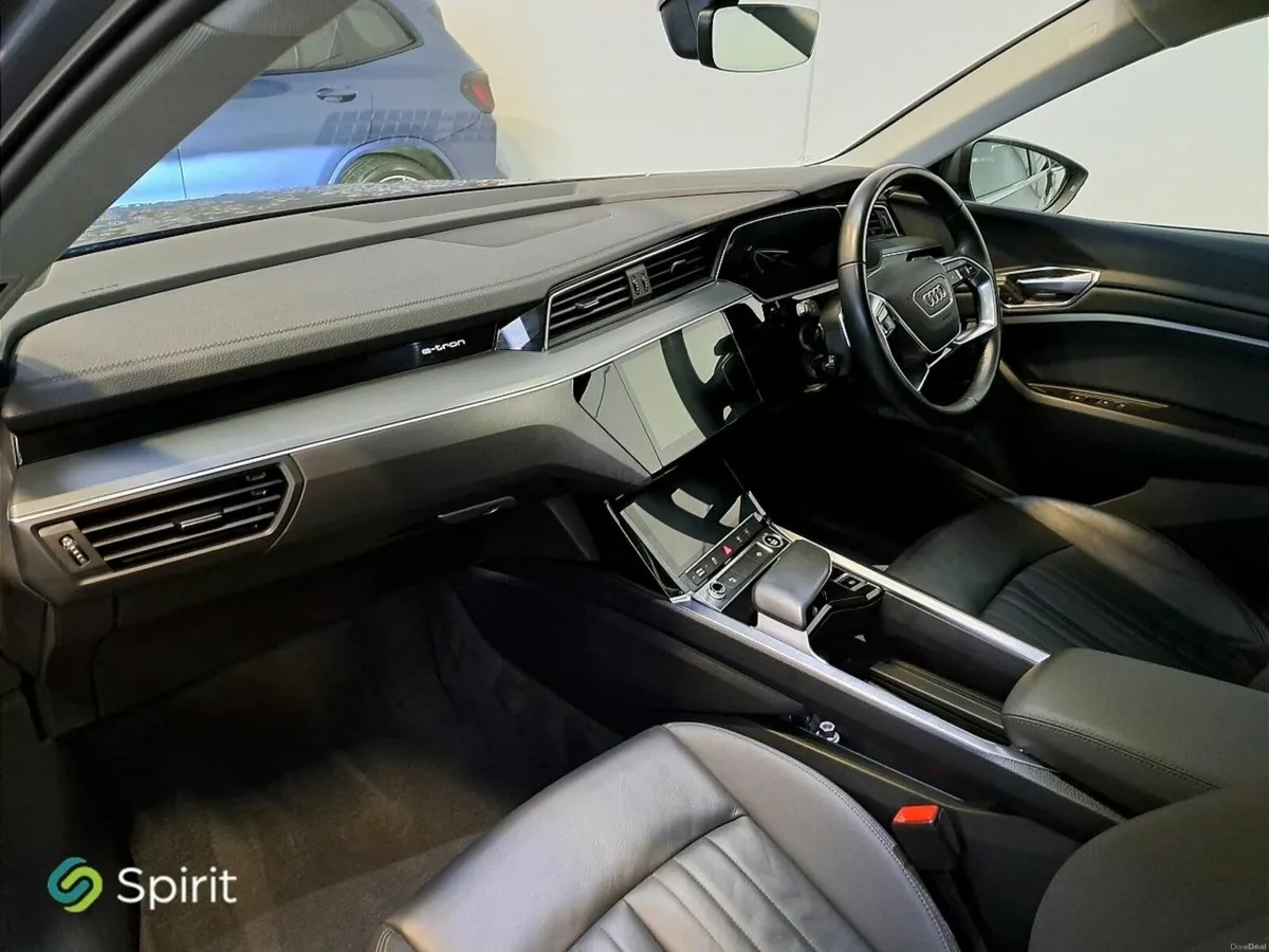 Audi e-tron QUATTRO 55 **CALL STEVEN 0861649214** - Image 4