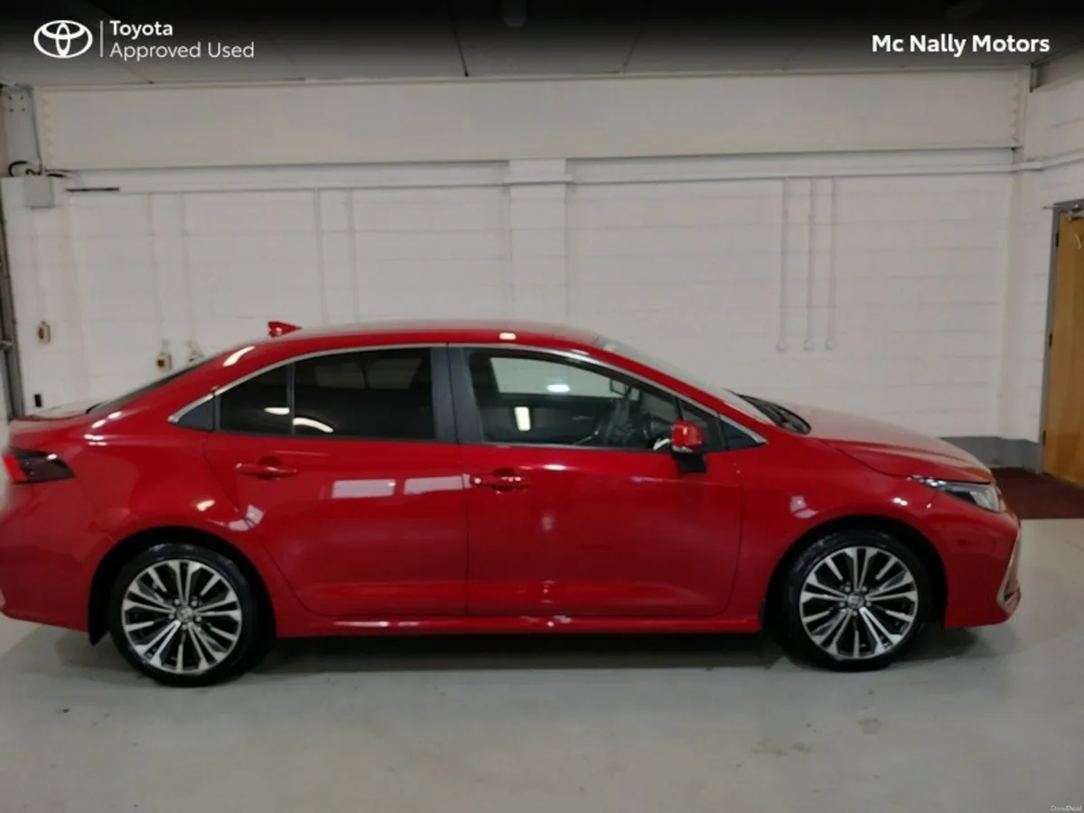 Toyota Corolla LUNA SPORT SALOON LOW KMS - Image 4