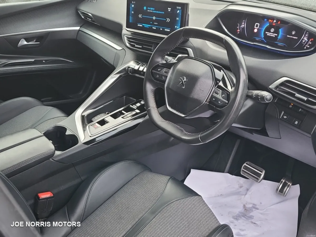 Peugeot 5008 ALLURE 1.5 BLUE HDI  Full Service His - Image 6