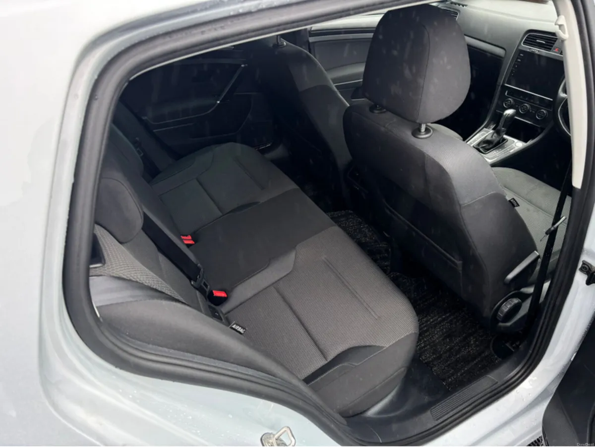 Volkswagen Golf 1.2 PETROL AUTOMATIC - Image 4