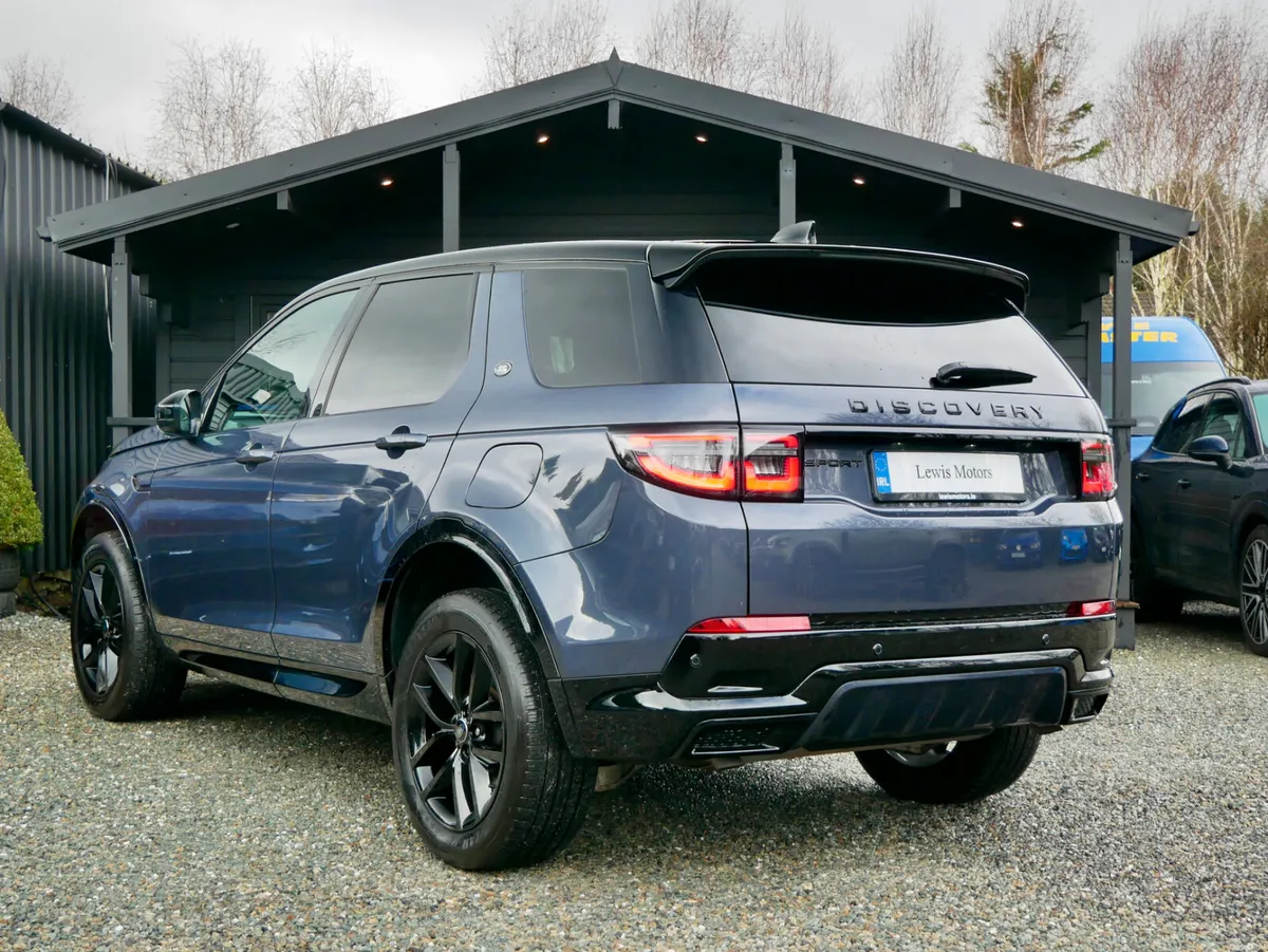 2024 Land Rover Discovery Sport Dynamic SE - Image 4