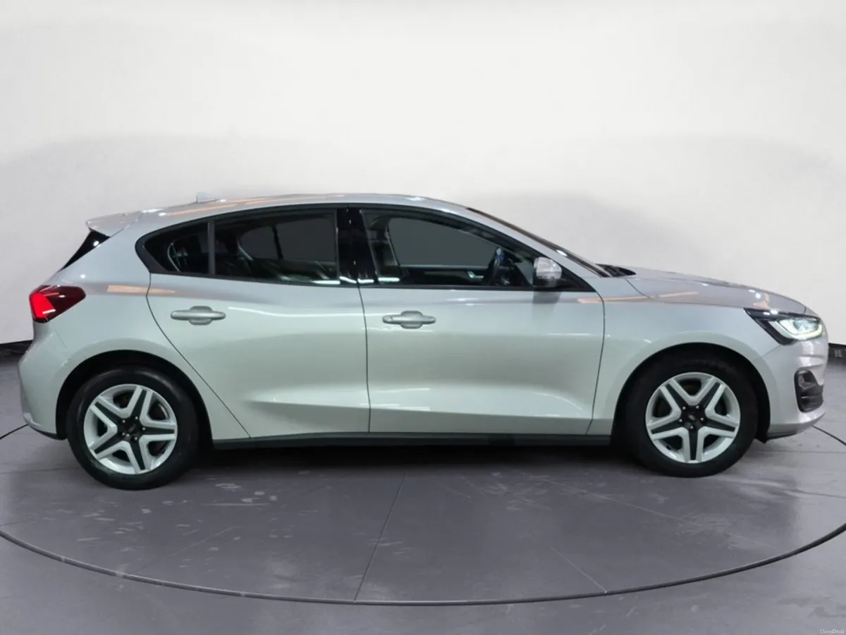 Ford Focus CONNECTED 5DR 1.5 TD 120 S6 S6.2 A8 4DR - Image 4