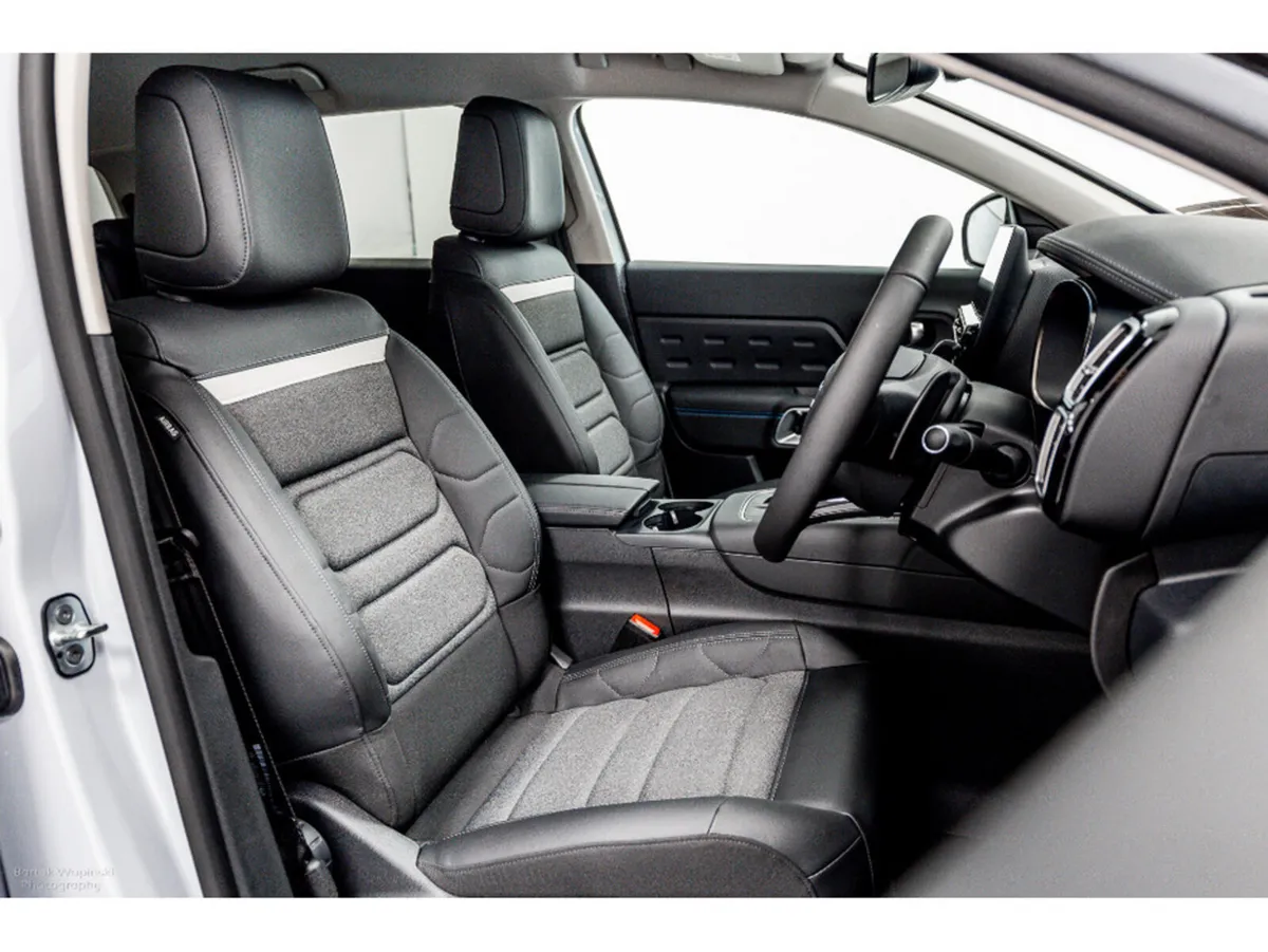 Citroen C5 Aircross Plus Pack 1.5 Diesel Auto 130H - Image 3