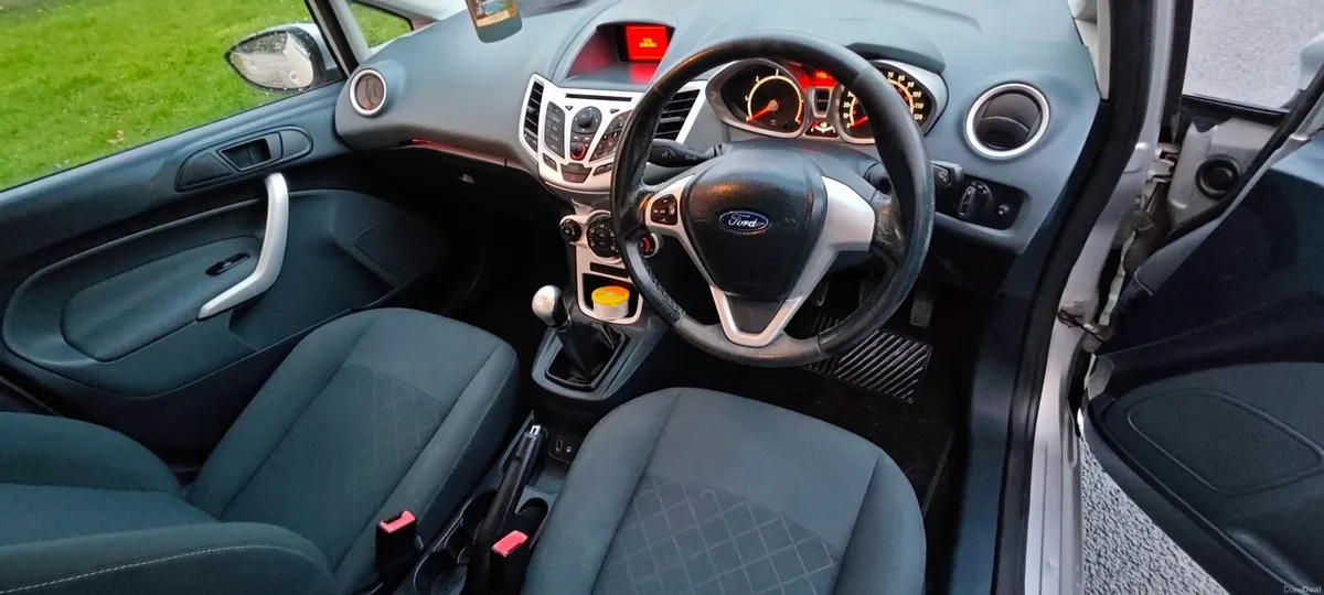 Ford Fiesta 2010 1.4 diesel - Image 4