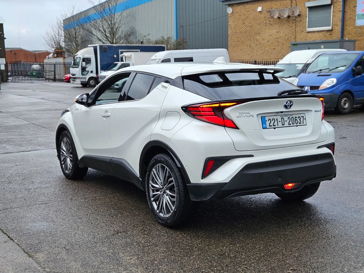 221 Toyota C-HR1.8 Hybrid SOL - Image 3