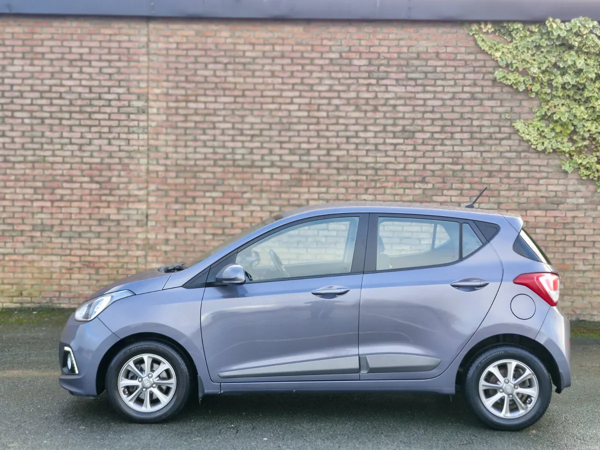 Hyundai i10 DELUXE FINANCE AVAILABLE - Image 3