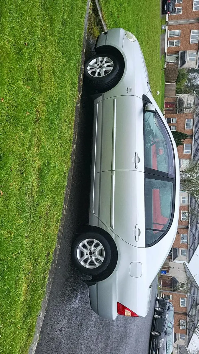 Toyota Corolla - Image 3