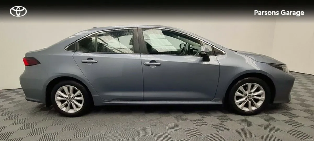 Toyota Corolla LUNA SALOON 4DR AUTO - Image 3