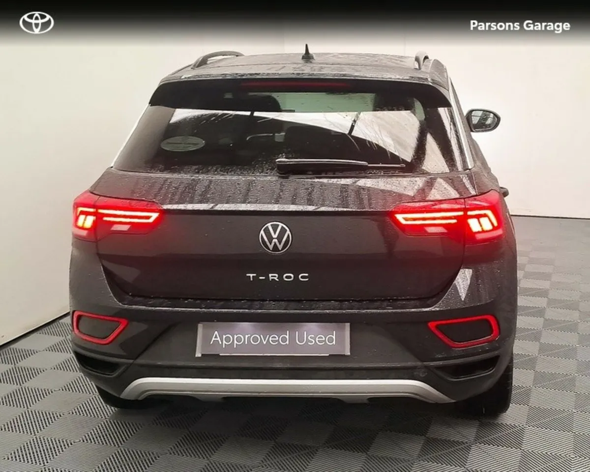 Volkswagen T-Roc LIFE 2.0 TDI MANUAL 6SPEED FWD 11 - Image 4