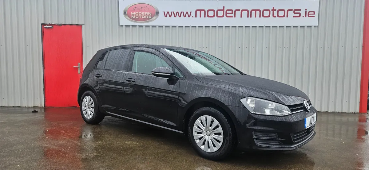 Volkswagen Golf auto 1.2 trendline dsg low kms - Image 1