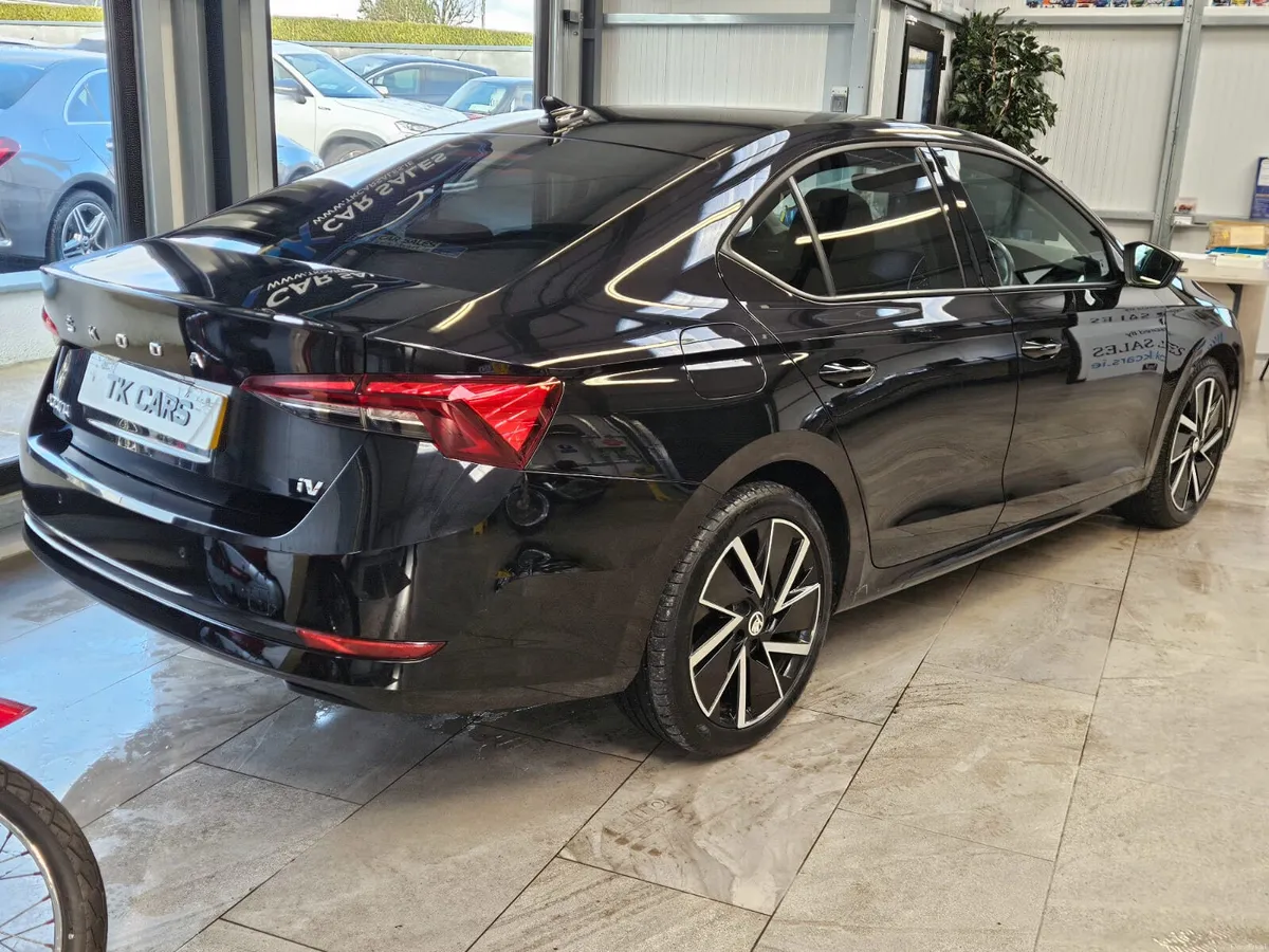 21 SKODA OCTAVIA STYLE 1.4 PETROL PLUG HYBRID - Image 2