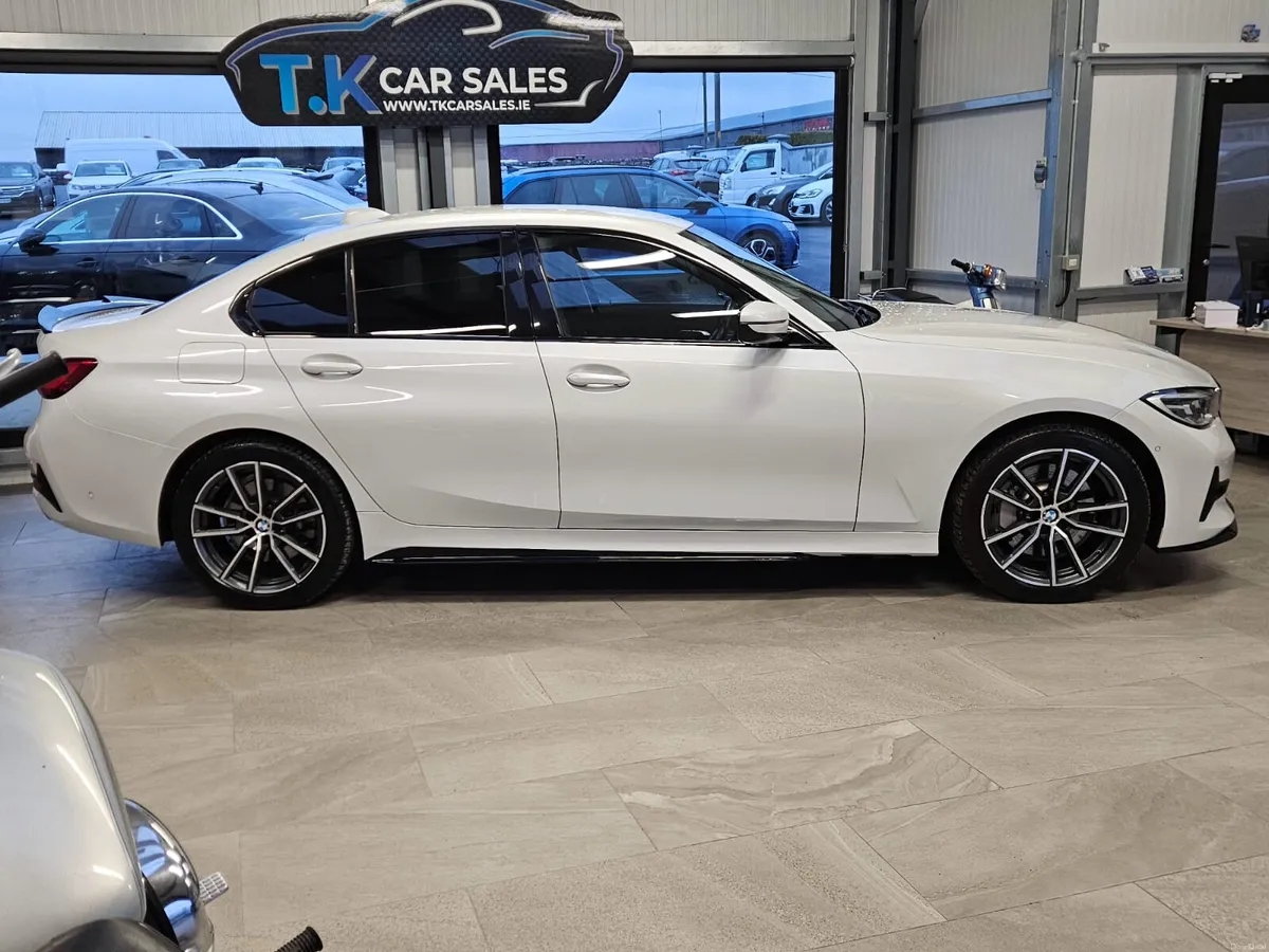 202 BMW 330 E SERIES PLUG IN PETROL HYBRID - Image 2