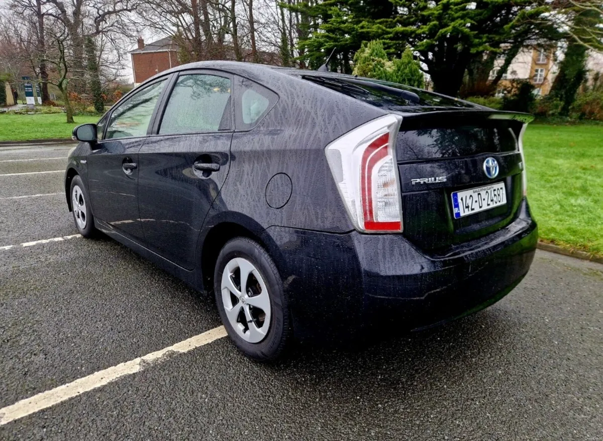 Toyota Prius - Image 4