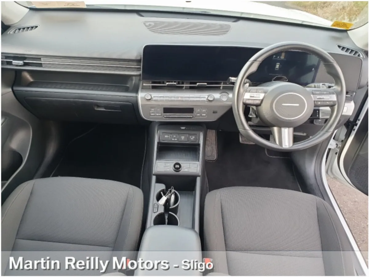 Hyundai KONA Signature Hybrid - Image 2