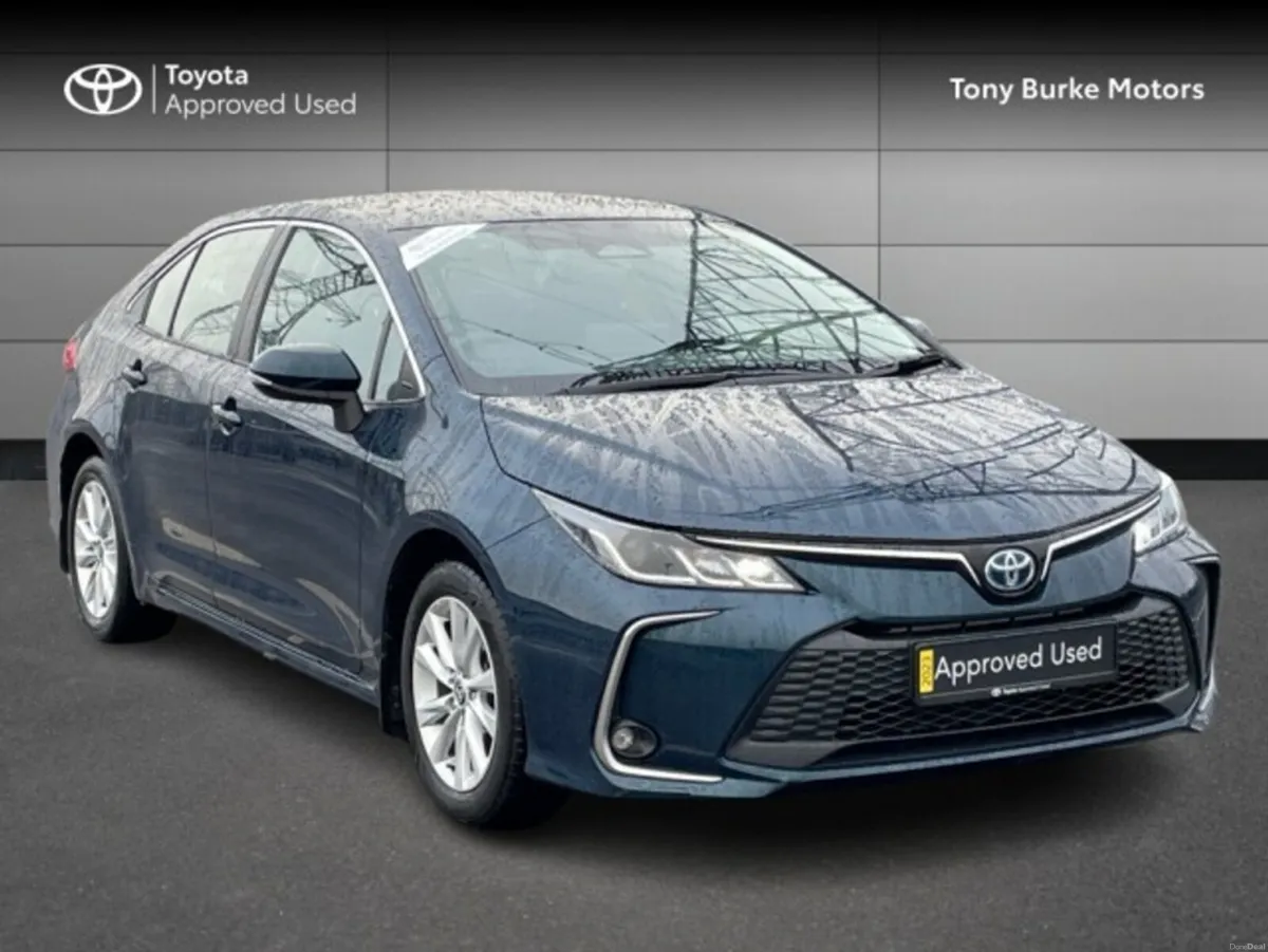 Toyota Corolla Saloon - Luna Edition - 1.8 Hybrid - Image 1