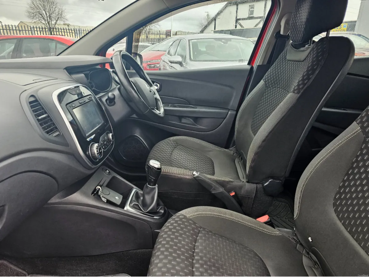 Renault Captur DYNAMIQUE NAV - Image 4