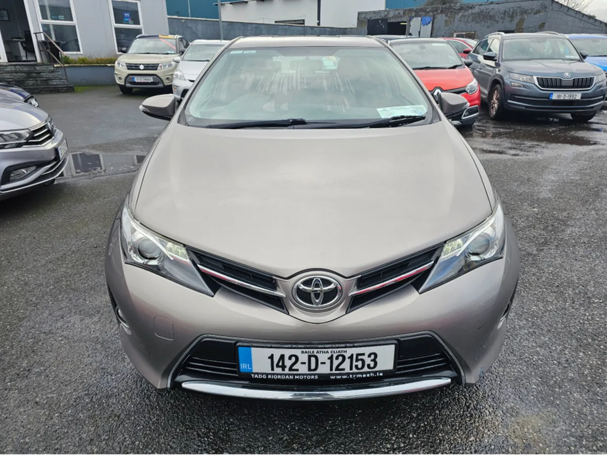 Toyota Auris 1.3  AURA !! SOLD !!! ** EXTREMELY LO - Image 2
