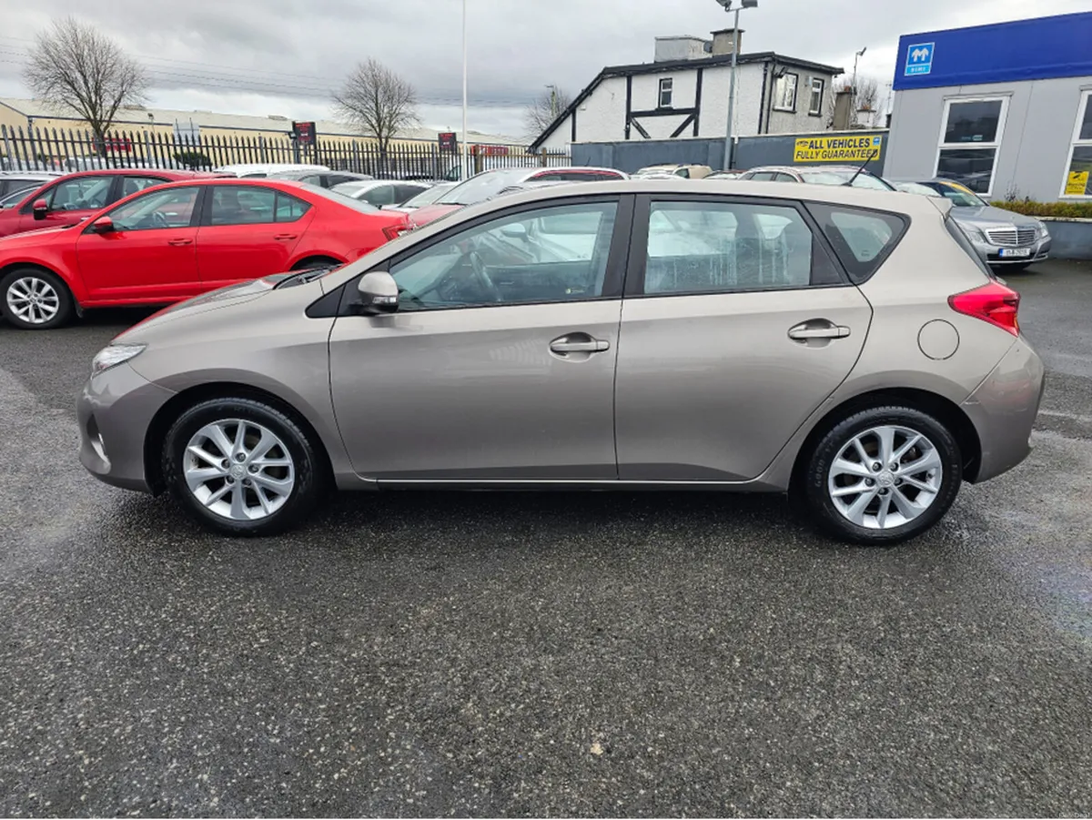 Toyota Auris 1.3  AURA !! SOLD !!! ** EXTREMELY LO - Image 4