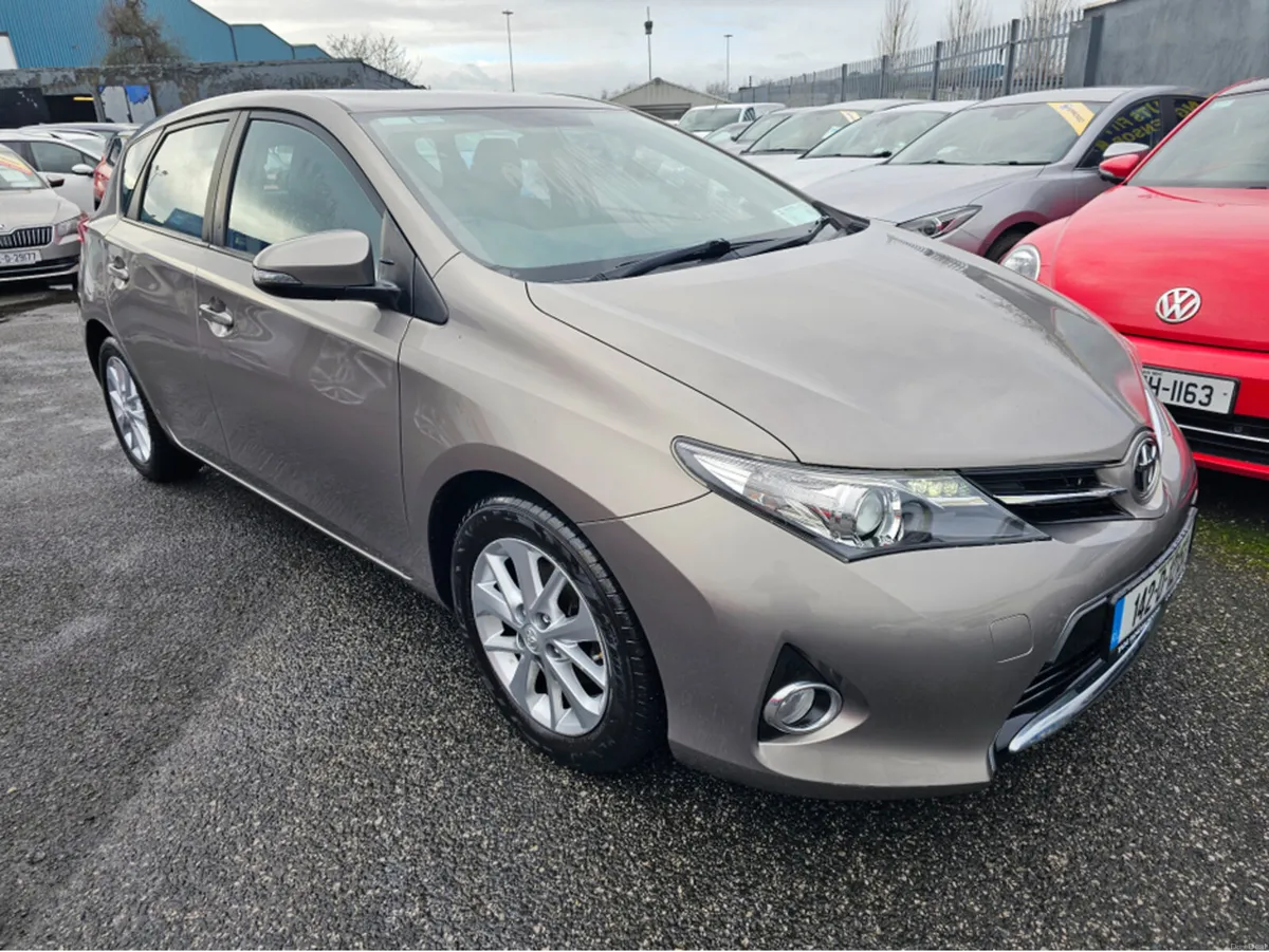 Toyota Auris 1.3  AURA !! SOLD !!! ** EXTREMELY LO - Image 3