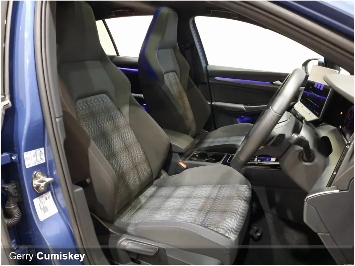 Volkswagen Golf GTE | PAN ROOF | TSi 272BHP | PHEV - Image 4