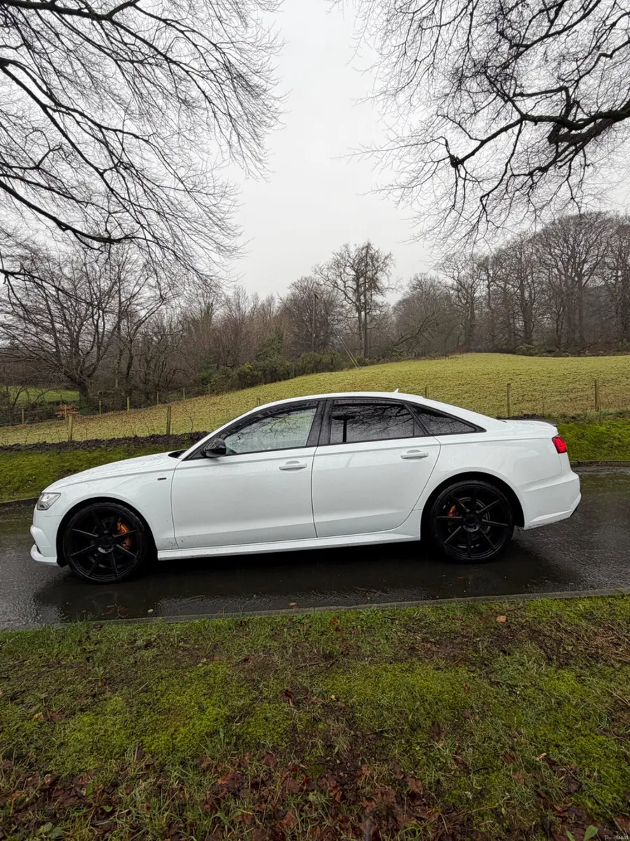 AUDI A6 2017 S LINE ULTRA BLACK EDITION - Image 4