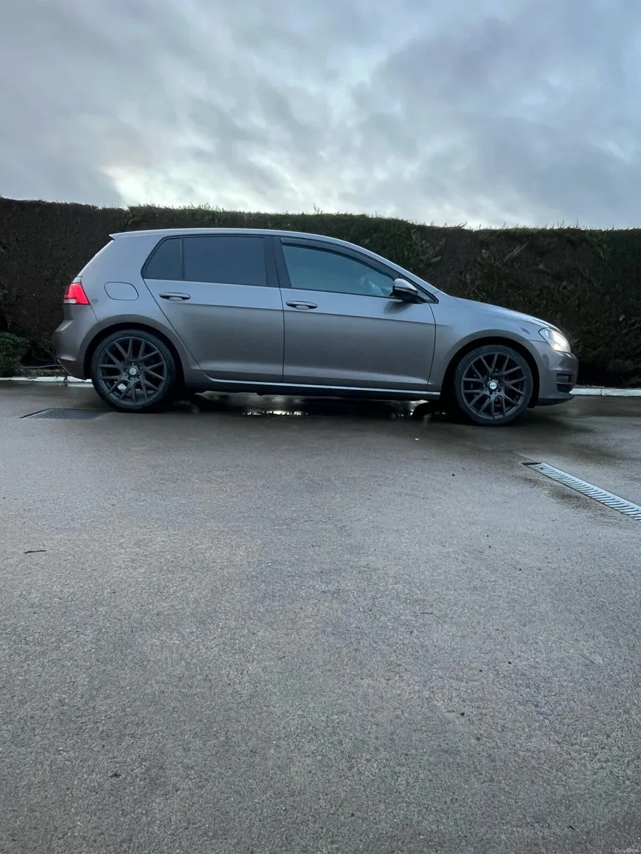 Volkswagen golf - Image 1