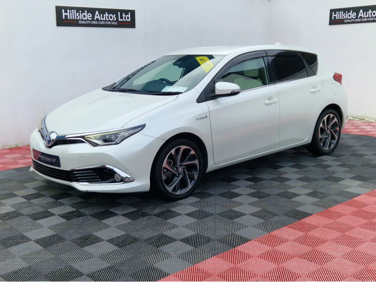 Toyota Auris G-PACK 1.8 HYBRID 5DR  AUTOMATIC - Image 4