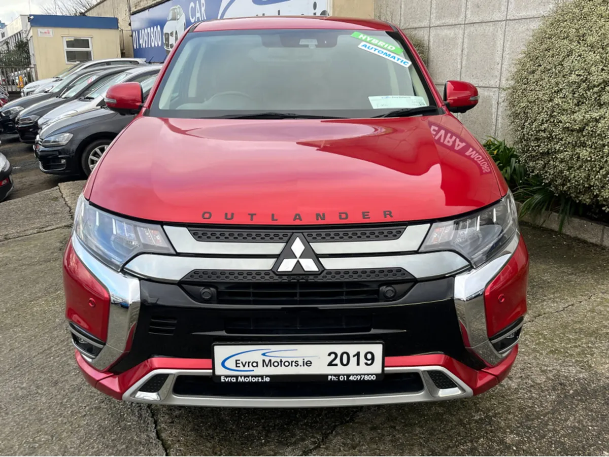 Mitsubishi Outlander G 4WD AUTOMATIC 2.4 PETROL PL - Image 2