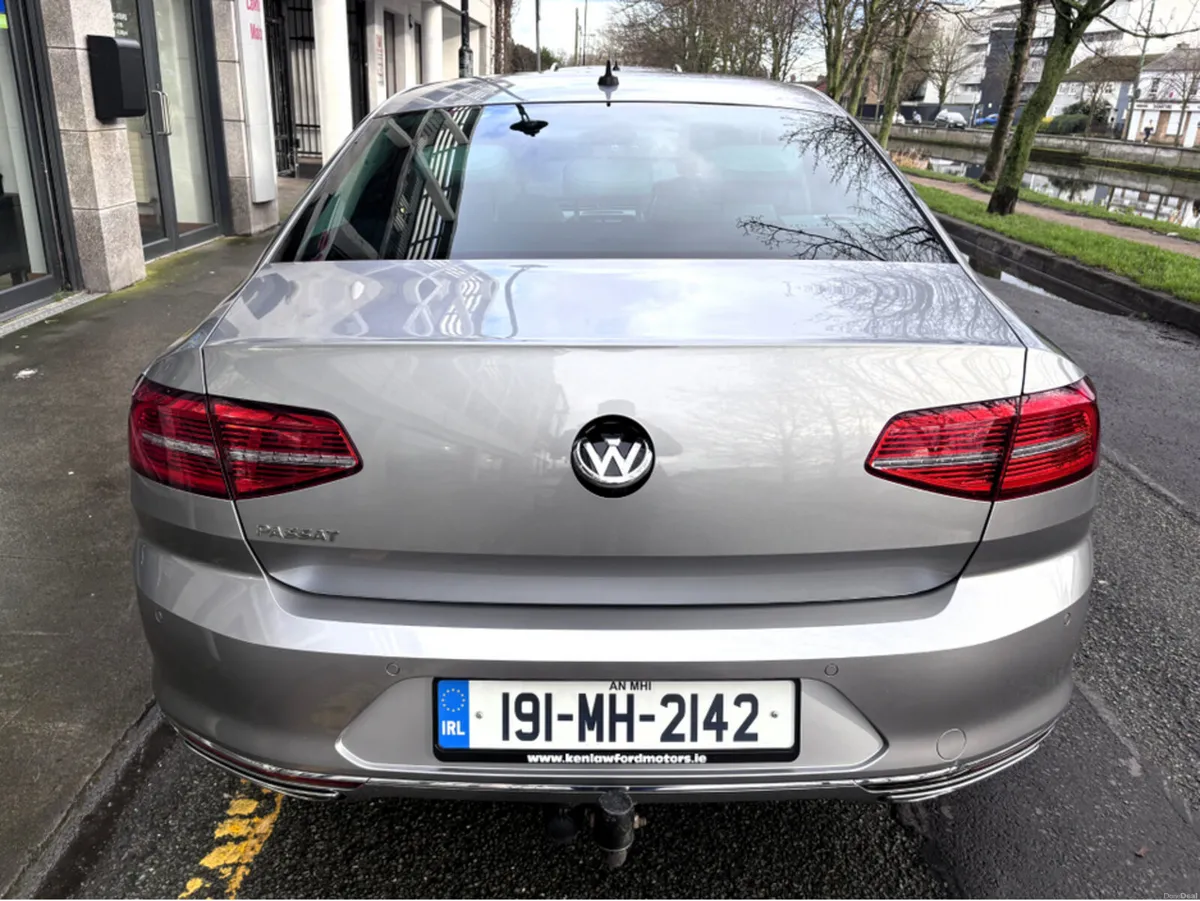 Volkswagen Passat R-LINE 2.0 TDI MANUAL 150HP 4DR - Image 4