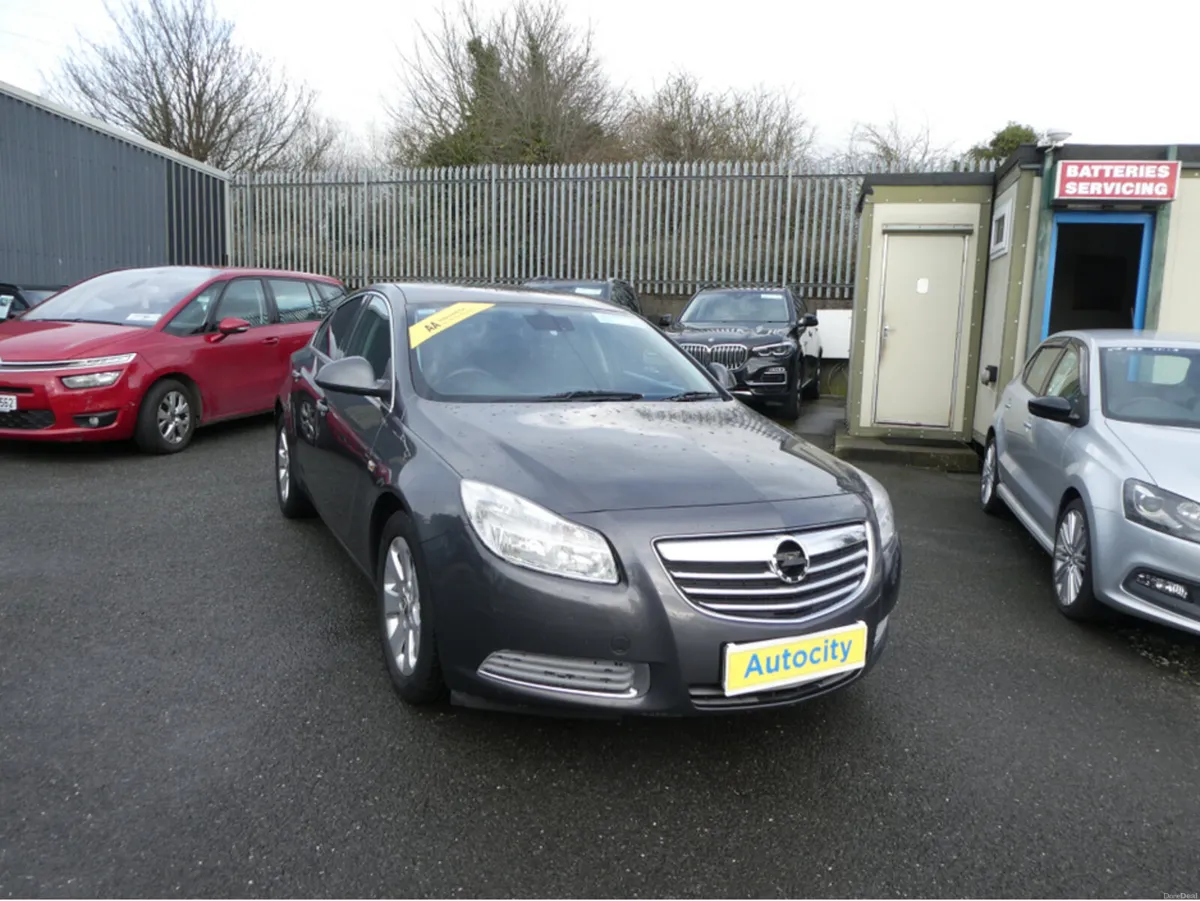 Vauxhall Insignia CDTI SE NCT 03/26 - Image 1