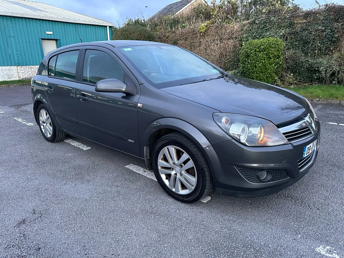 Automatic Opel Astra - Image 1