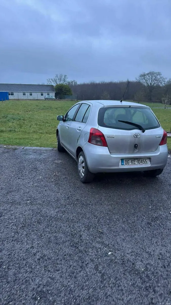 Toyota Yaris 2006 - Image 2
