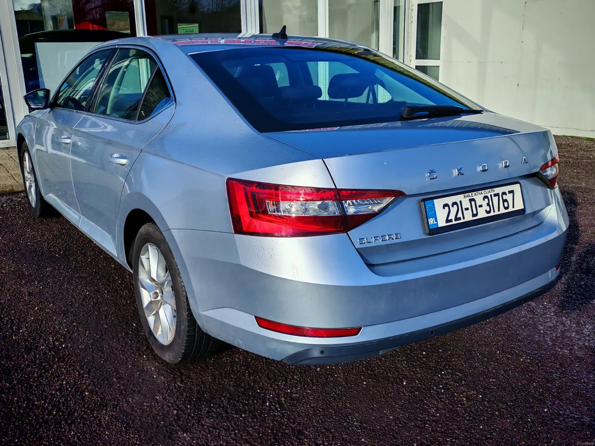 SKODA SUPERB AMBITION 2.0 TDI 150HP 5DR - Image 2