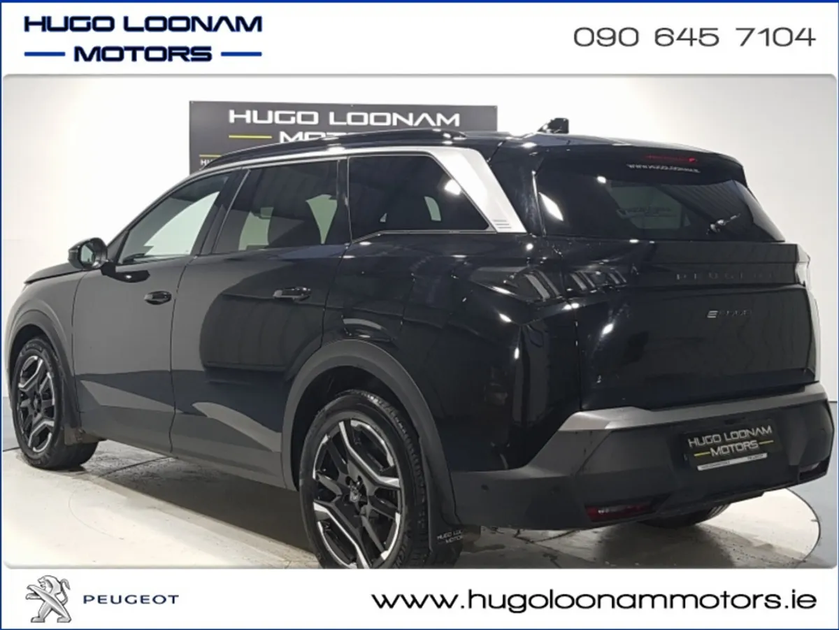 Peugeot 5008 ALLURE 73KWH 210BHP - Image 3