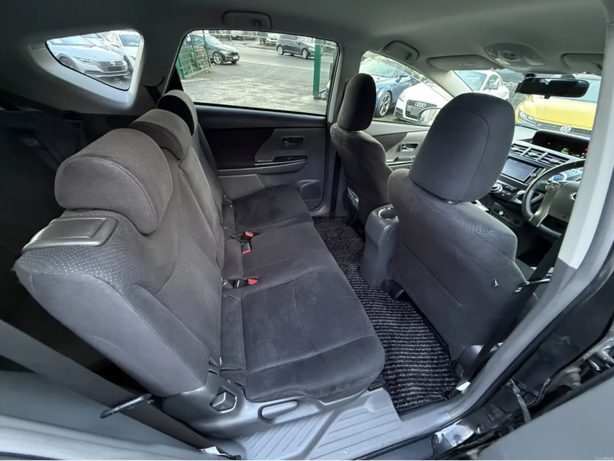 Toyota Prius 7 SEATER - Image 6