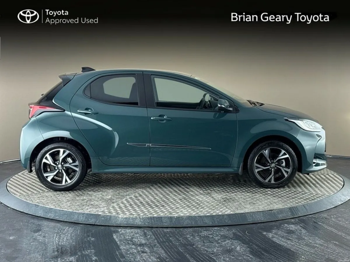 Toyota Yaris HYBRID LUNA SPORT - Image 3