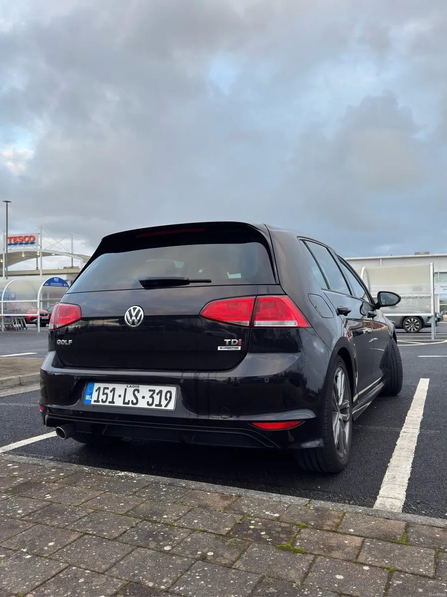 2015 Volkswagen Golf R-Line TDI - Image 2