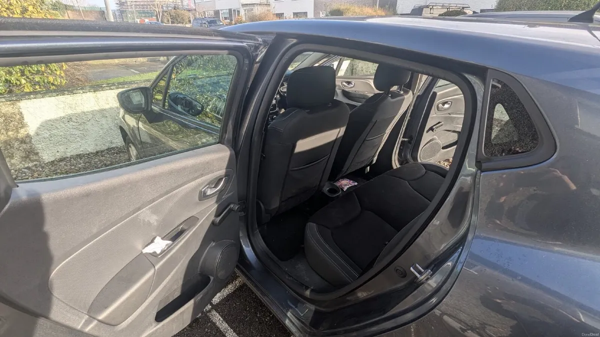 Renault Clio 2018 - Image 2