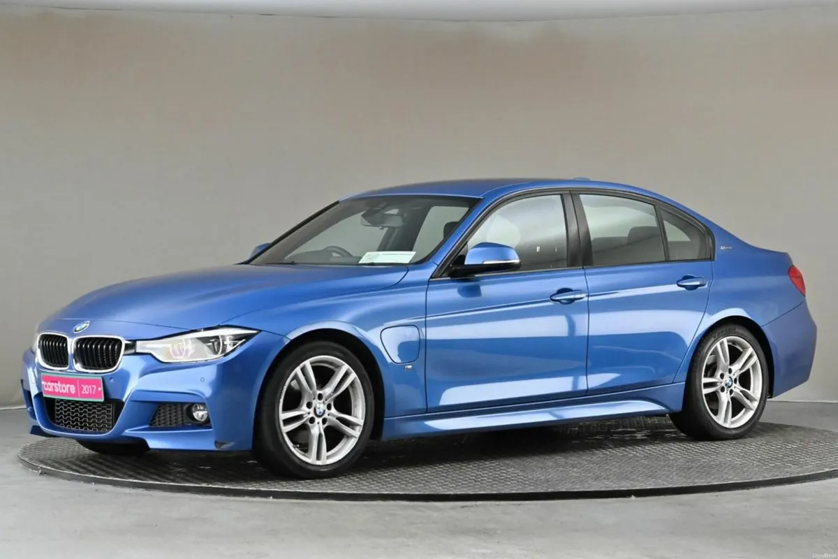 BMW 3-Series 330E M SPORT F30 **BLACK LEATHER**HUP - Image 4