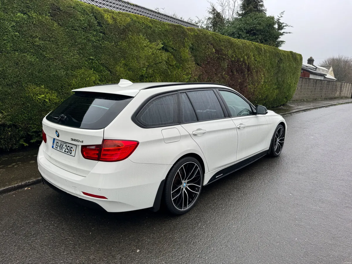 BMW 320d dynamics sport touring - Image 3